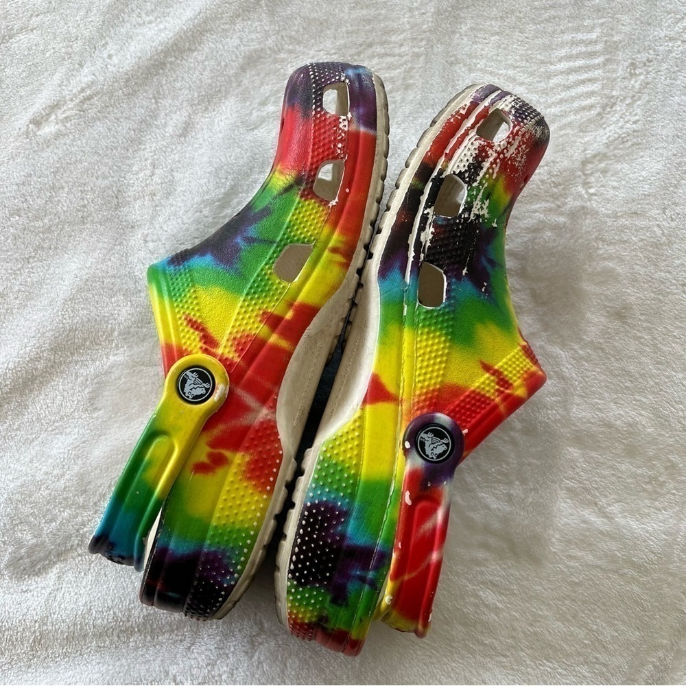 CROCS Classic Tie Dye Slides - Picture 2 of 5